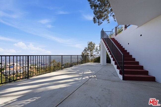 Building Photo - 8908 Appian Way