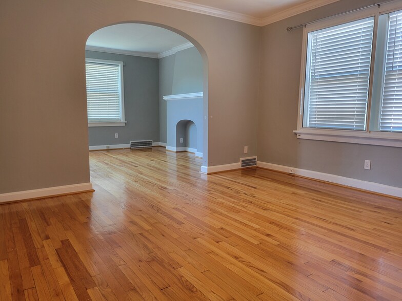 12x13 Dining Room - 7230 W Park Ave