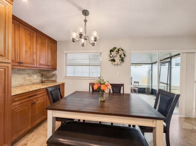 Building Photo - Discover the perfect Naples Park rental just minutes from the beach.