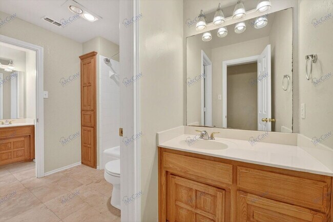 Building Photo - 914 Dove Creek Trail