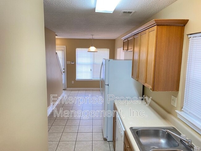 Building Photo - 7162 Charlton Way