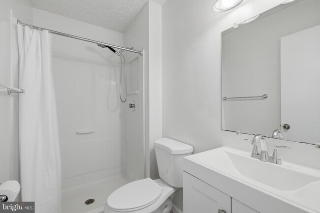 Building Photo - 8635 Reinecke Ct