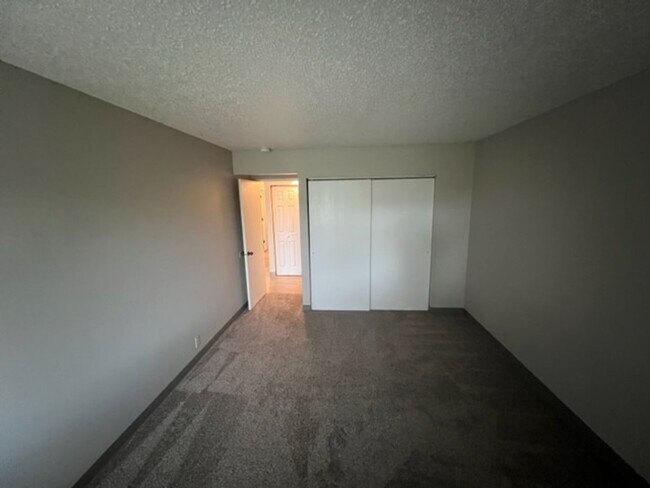 Building Photo - 2609 Irving Ct