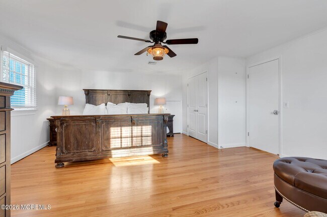 Building Photo - 723 Pitney Dr