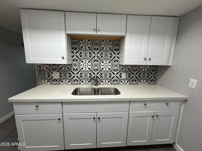 Building Photo - 9618 N 5th St