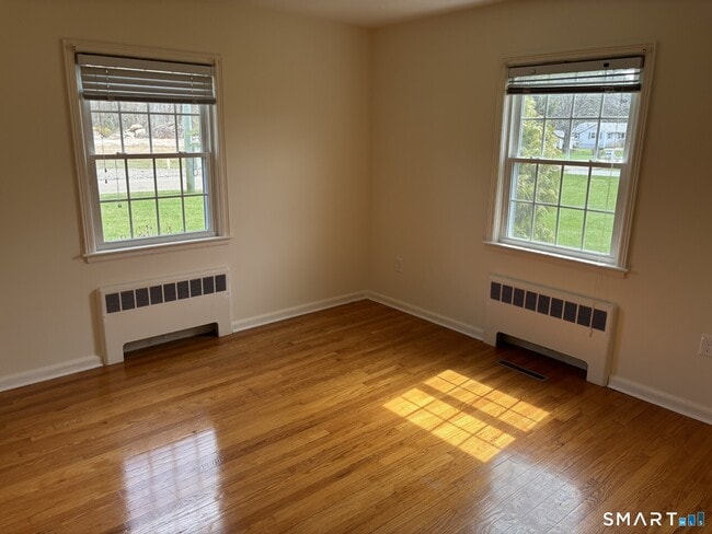 Building Photo - 16 Shorelands Dr