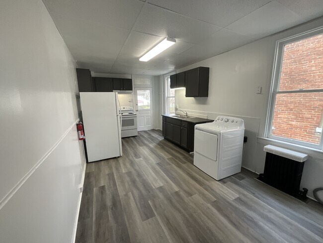 Building Photo - 730 W Mason Ave