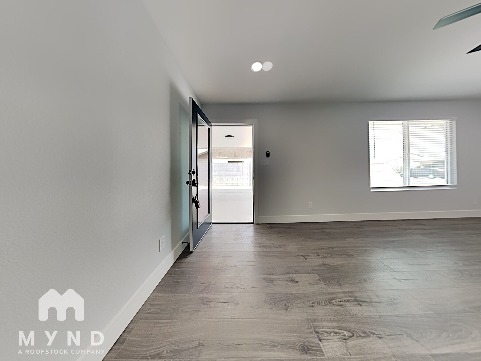 Building Photo - 2528 E Hermosa Dr