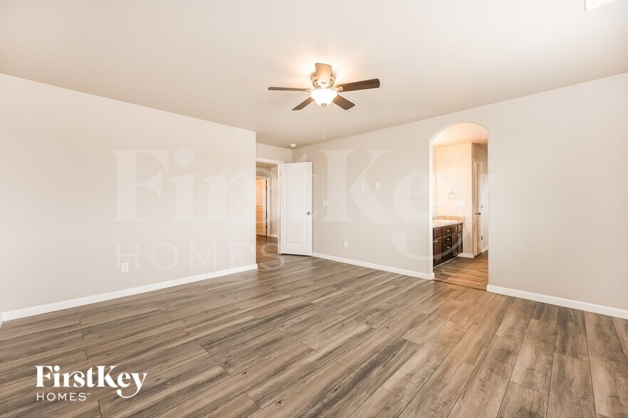 Building Photo - 8517 Admiral Way