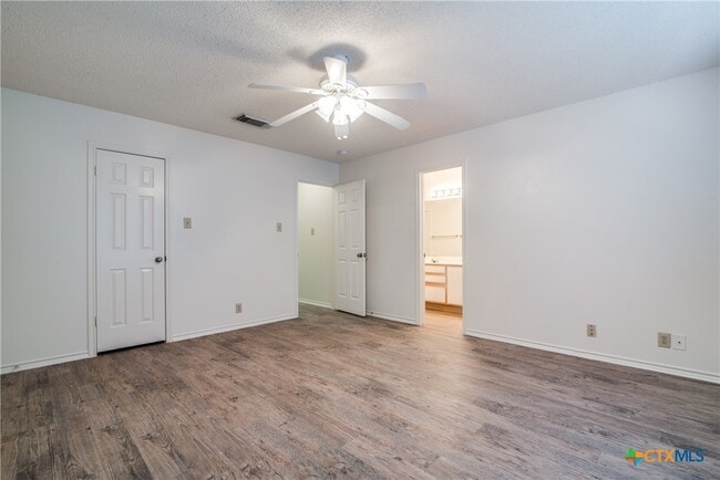 Building Photo - 1078 Stone Trail