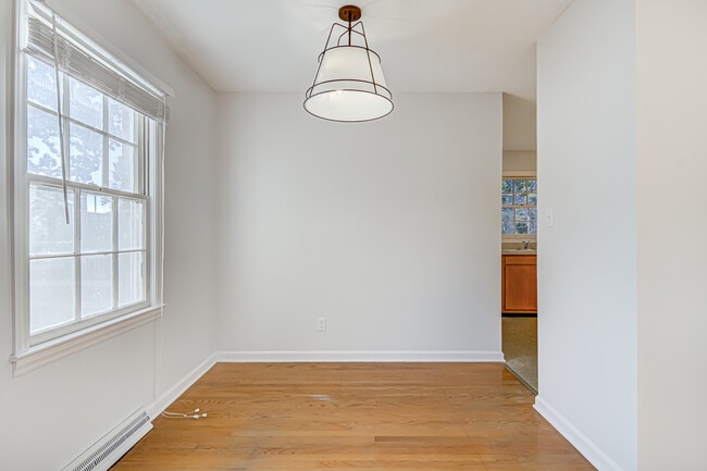 Building Photo - 805 Trenton St