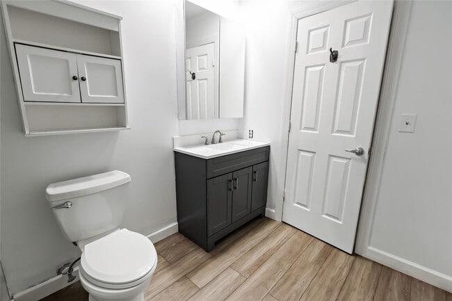 Building Photo - 1544 39th Ave