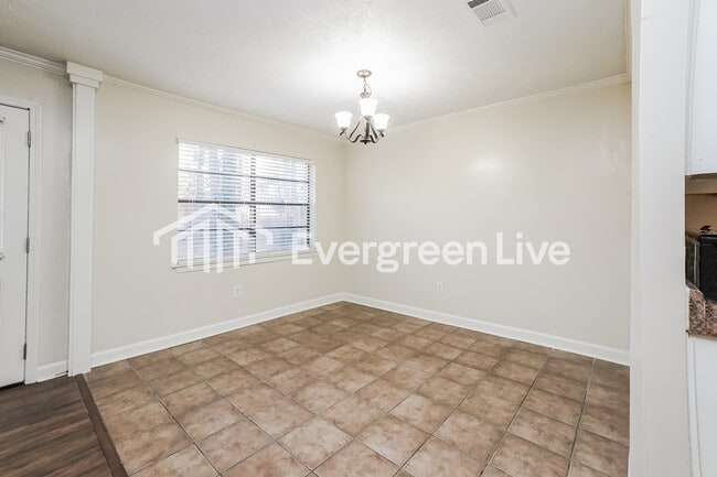 Building Photo - 414 Shenandoah Rd N