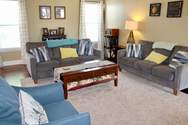 Building Photo - Beautiful 3 Bedroom 2 Bath in Sterling Heights