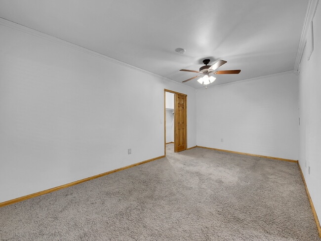 Building Photo - $1,440.95 with $300.00 OFF the FIRST MONTH'S RENT - 2 Bedrooms, 1 Bathroom, Condo in Lakewood wit...