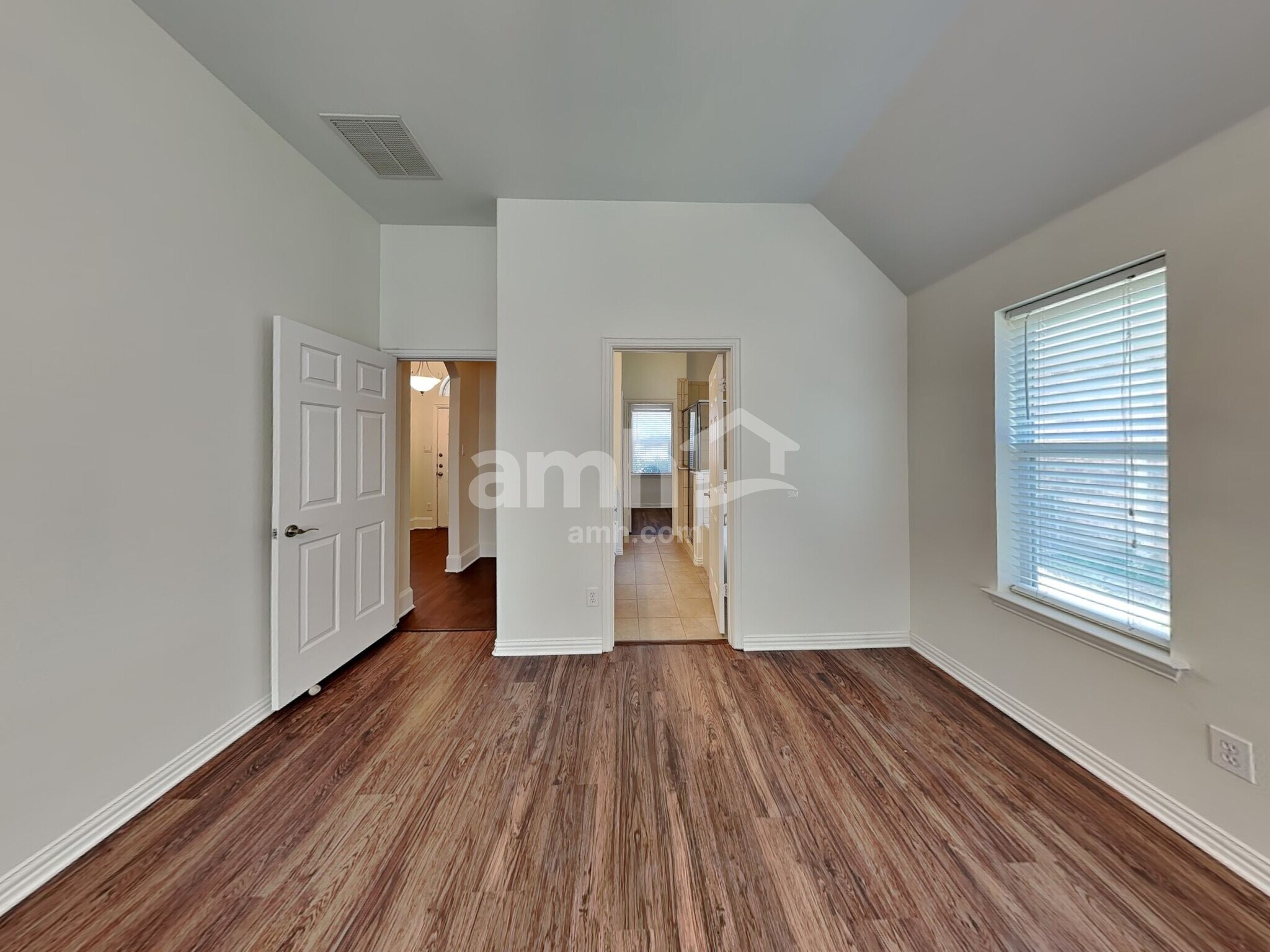 Building Photo - 3720 Drexel Dr