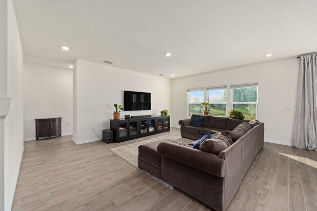 Building Photo - New Home In Arbor Greens