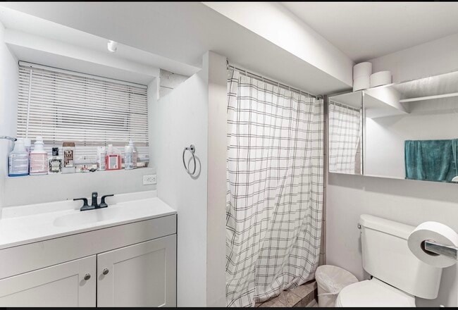 Building Photo - 6241 S Troy St