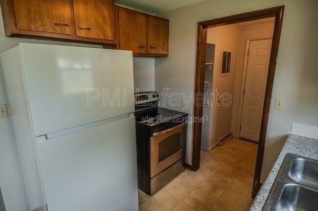 Building Photo - 442 Lamplighter Ln