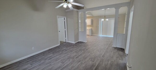 Building Photo - 118 Crystal Brook