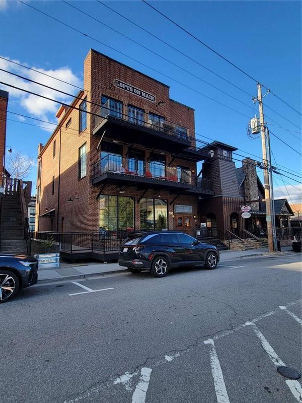 Building Photo - 550 E Main St