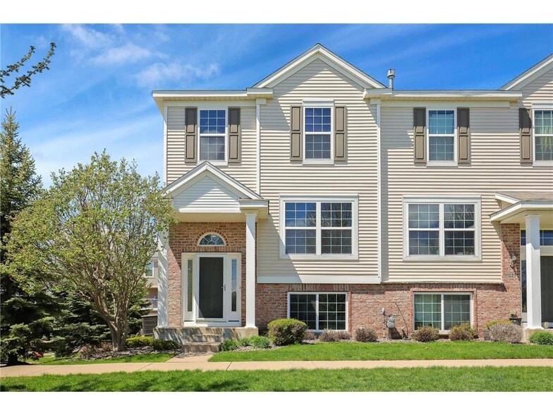 Primary Photo - 15225 Fanning Dr N