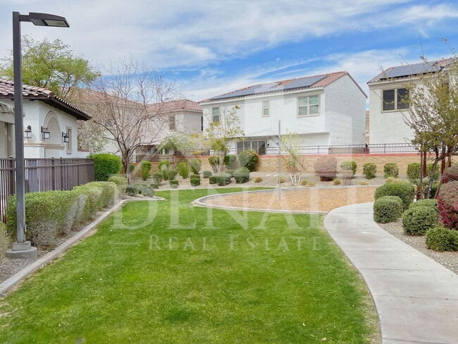 Building Photo - 17155 N 9th Pl