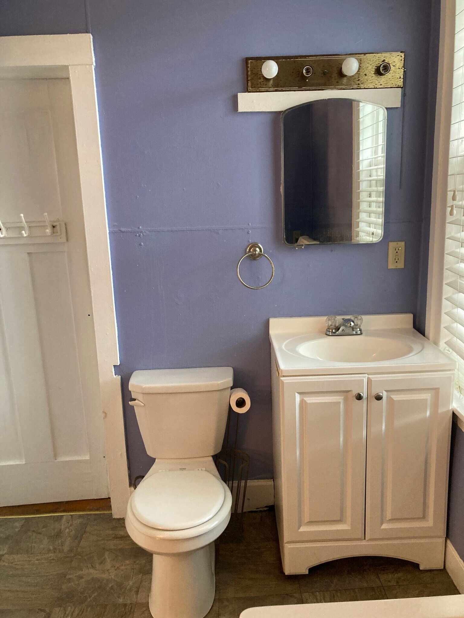 Bathroom - 40 High St