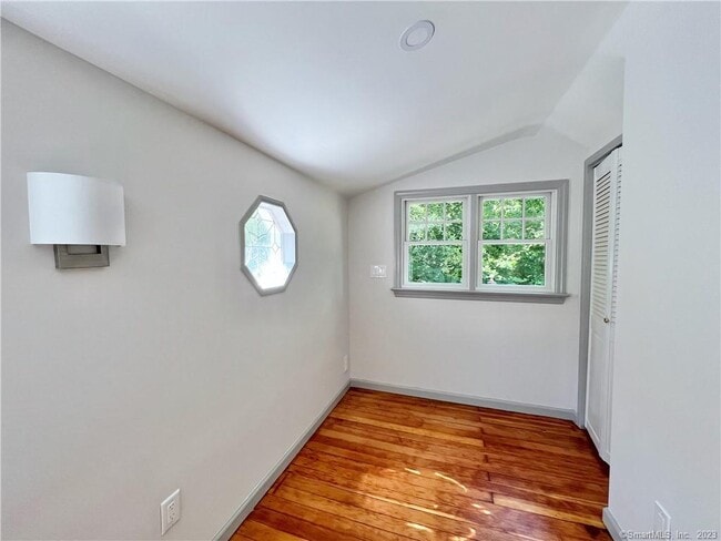 Building Photo - 23 Apple Tree Ln