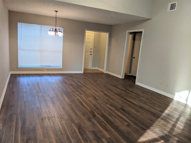 Building Photo - 18115 Poppy Trails St