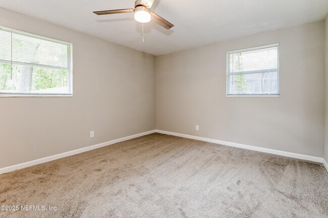 Building Photo - 6928 Sonora Dr N