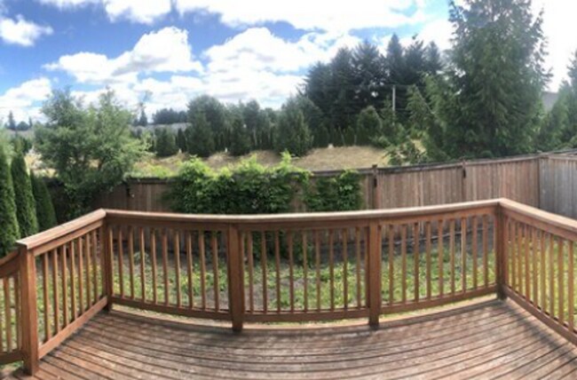 Building Photo - Spacious 3BR/2.5BA Home in Oly Schools w/ Open Floor Plan & Private Backyard
