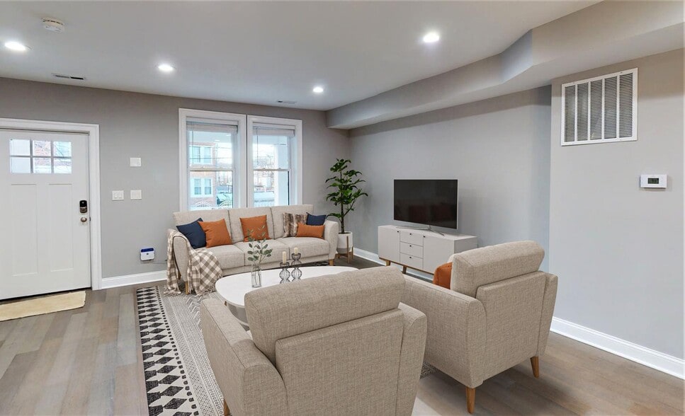 Primary Photo - Elegant Petworth townhouse near Rock Creek...