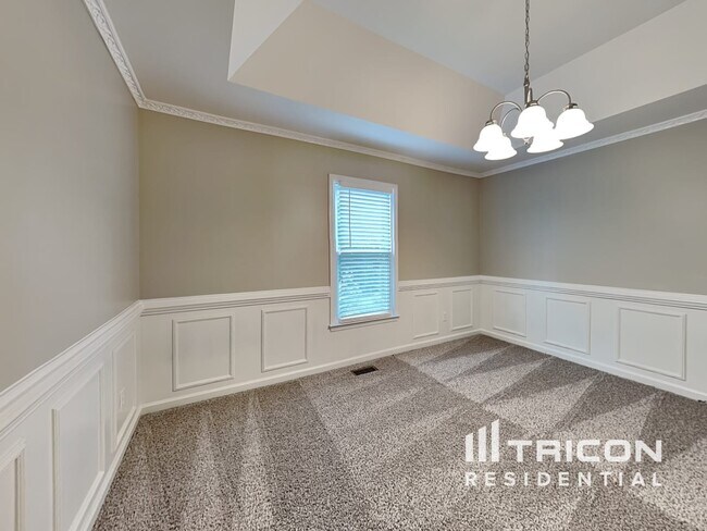 Building Photo - 220 Pepperdine Way