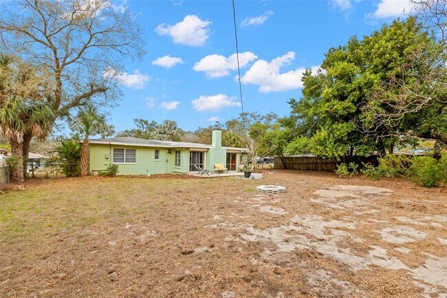 Building Photo - 809 S Duncan Ave