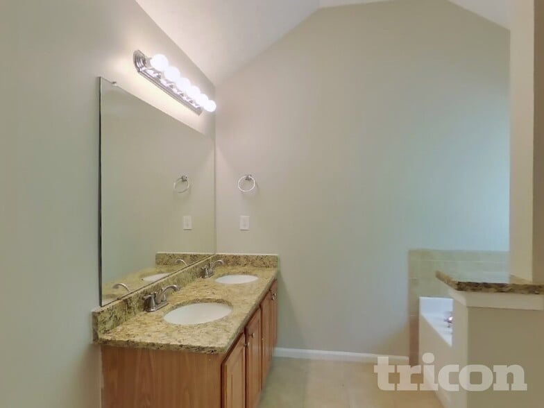 Building Photo - 6469 Snowden Dr