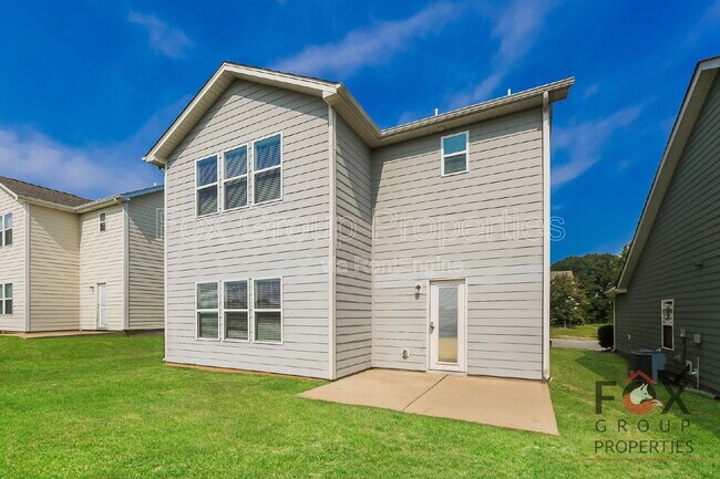 Building Photo - 124 Canada Dr