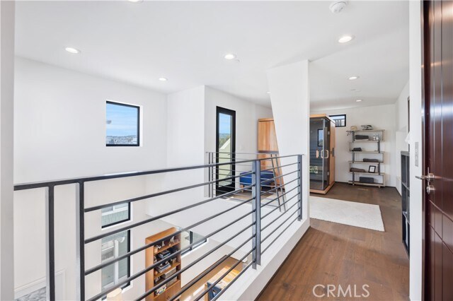 Building Photo - 332 Avenue E