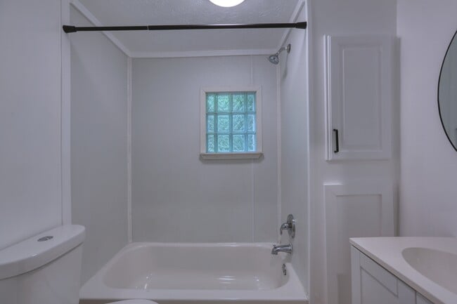 Building Photo - 119 Semmens St