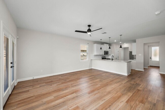 Building Photo - 3008 Myrtle Sunset Dr