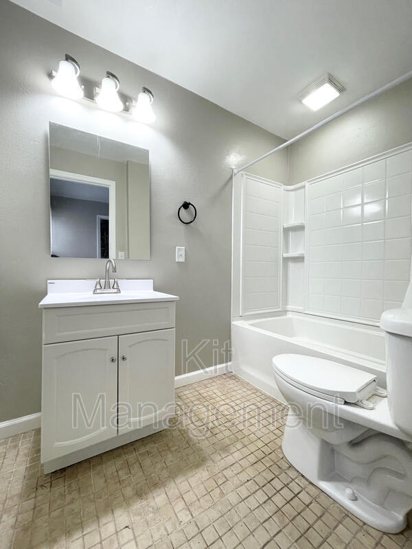 Building Photo - 2248 Broadway St