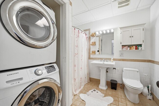 Building Photo - 300 Communipaw Ave