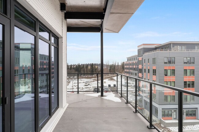 Building Photo - Wrap-Around Balcony Living - 2 Bedroom in ...