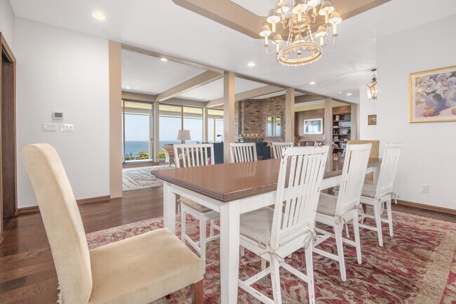 Building Photo - 29008 Cliffside Dr