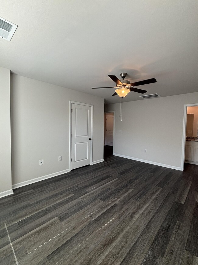 Building Photo - 160 Harvest Gold Dr