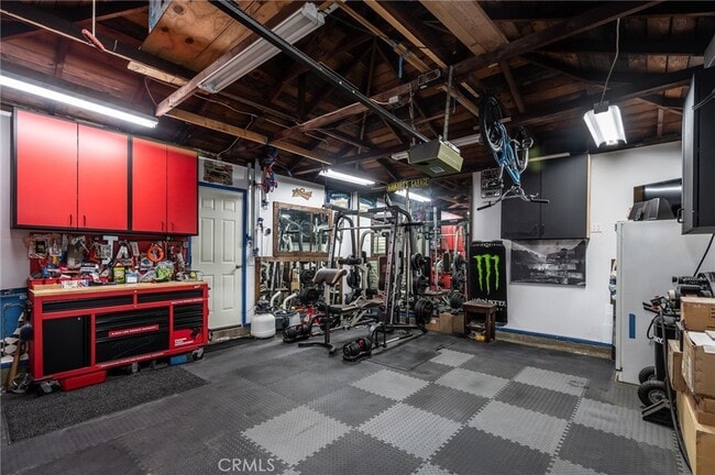 Building Photo - 4637 Hackett Ave