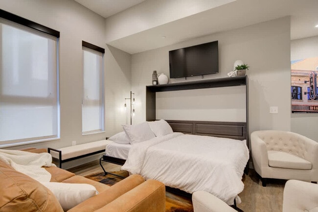 Building Photo - 110 W Beall St