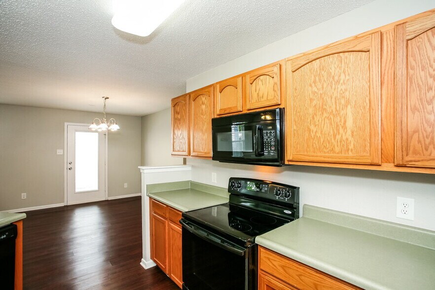 Building Photo - 14384 Black Farm Dr