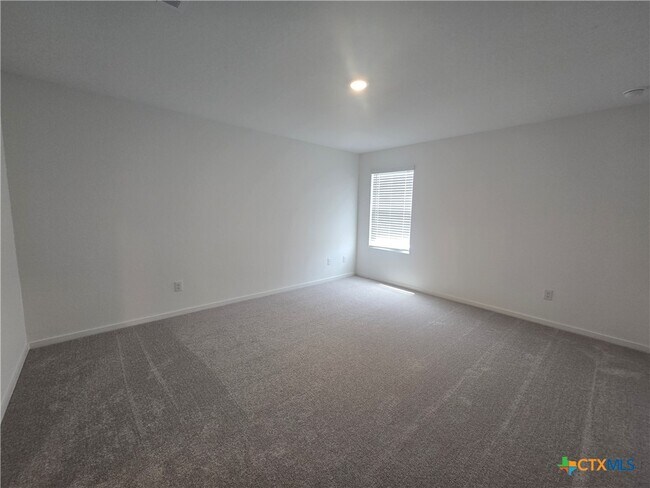 Building Photo - 5600 Geronimo St