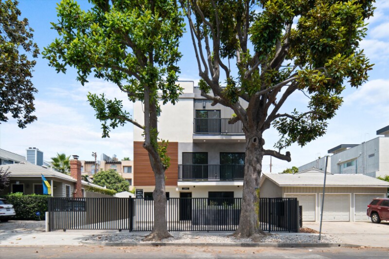 Building Photo - 1844 Stoner Ave